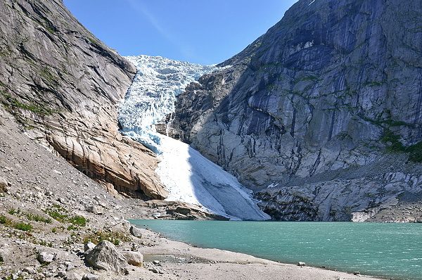 Glacier Briksdal 