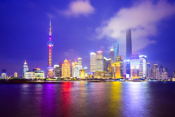 Vue nocturne du port de Shanghai